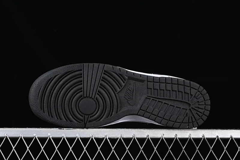 All Categories Nk SB Dunk Series Nk SB Dunk Low Low-top sneakers Nk Dunk Low Black and White Panda Customized version of deconstructed strap casual sneakers DD1391-100